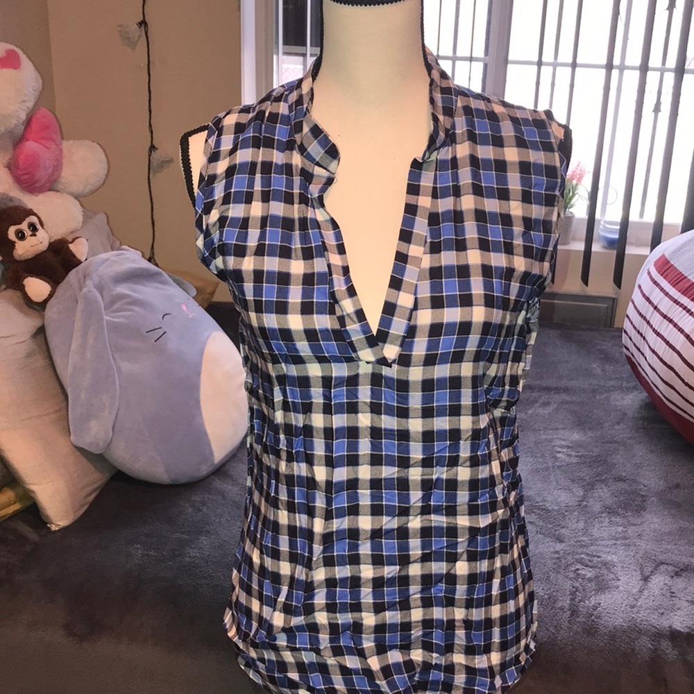 Plaid sleeveless v neck high low blouse